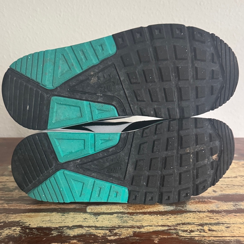 Nike Air Max White and Black with Teal and Coral Accents - Picture 4 of 6